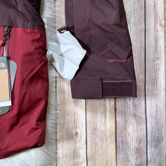 The North Face Men’s Chakal Jacket - Picture 3 of 10